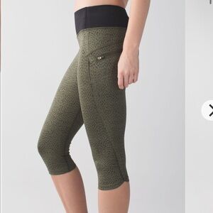 Lululemon Run Top Speed Crop Pants Leggings Dottie Dash Fatigue Green Black 8